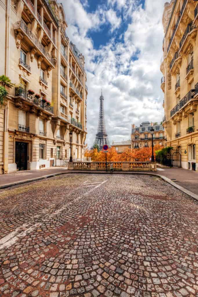 27 Pictures of the Eiffel Tower in Paris that Will Blow Your Mind Away