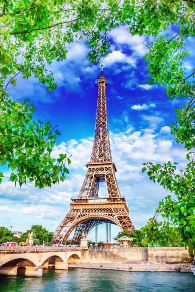 27 Pictures of the Eiffel Tower in Paris that Will Blow 
