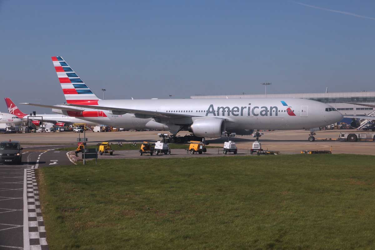 American Airlines preparing for take-off