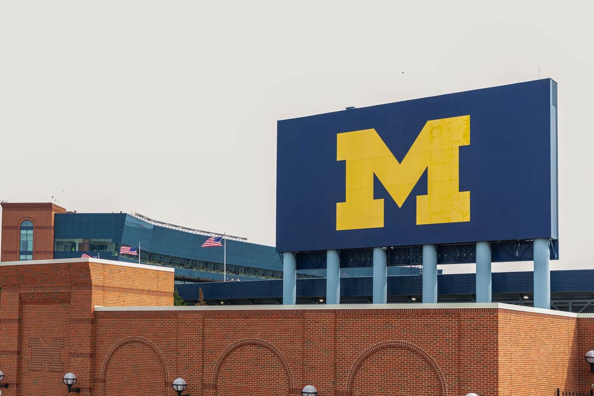 Read more about the article 17 Tips For The Best Game Day At The Michigan Big House