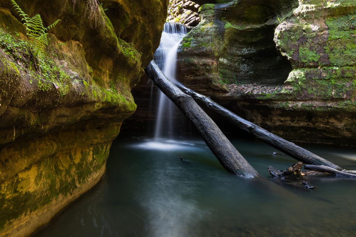 Kaskaskia Canyon and waterfall in Starved Rock State park