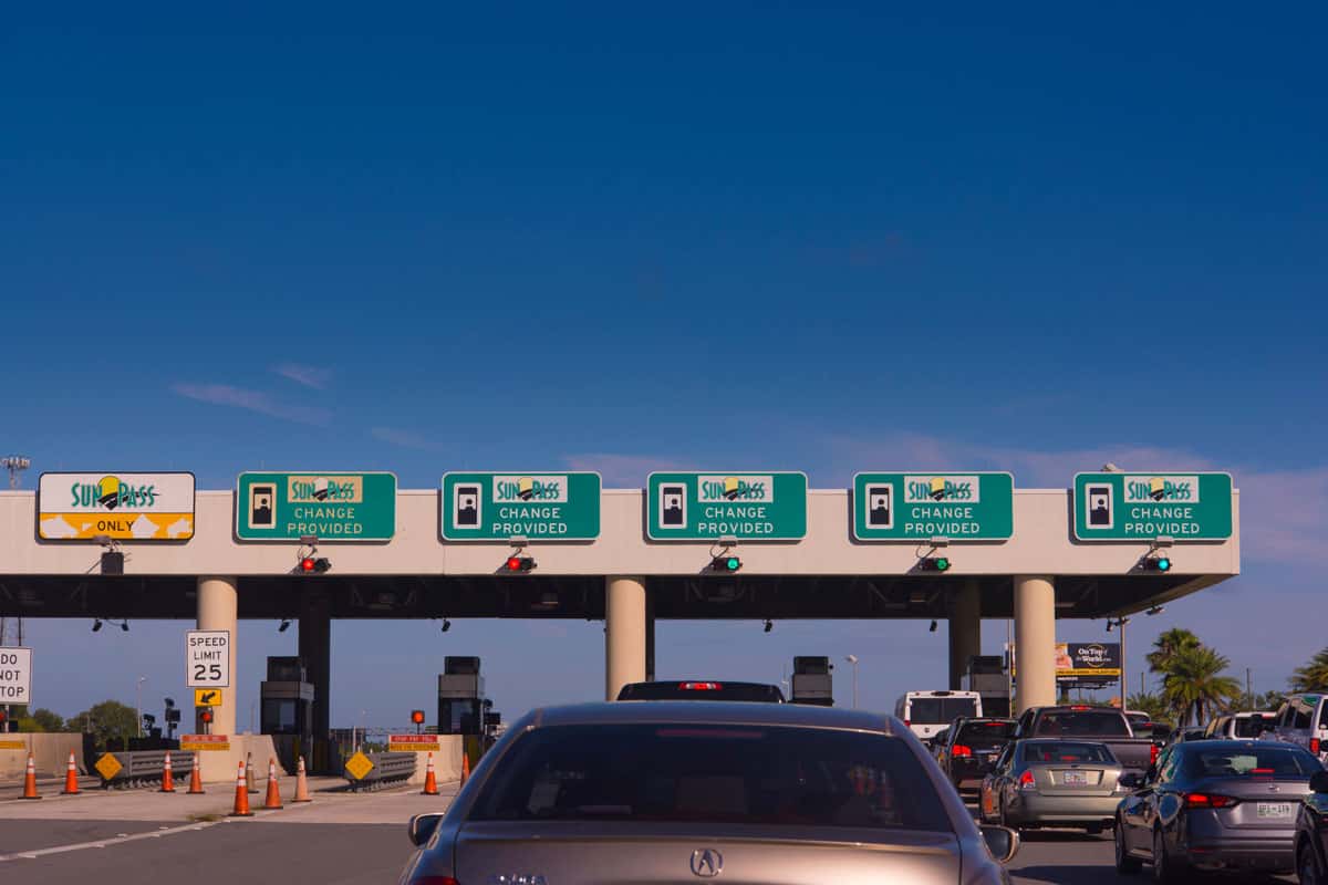 A busy toll fee area at a Florida Express way