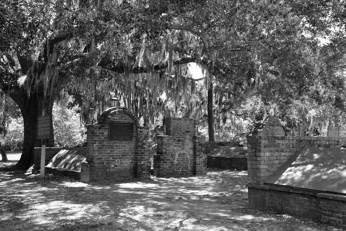 Colonial Park Cemetery the oldest intact municipal cemetery in Savannah