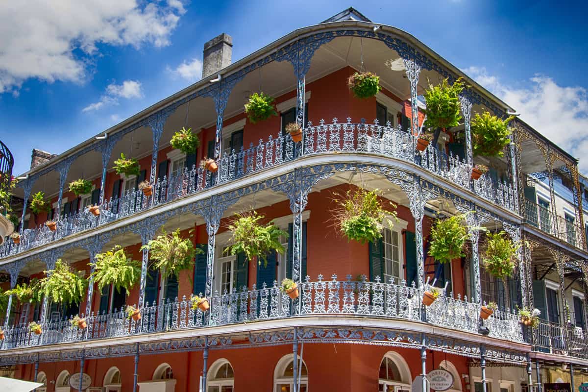 Old historic French Quarters building in New Orleans, 7 BEST Things to Do in New Orleans [2023 Guide]