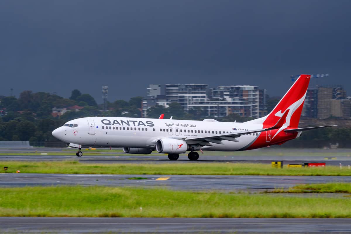 Qantas Airlines Boeing B737 departing Sydney Airport