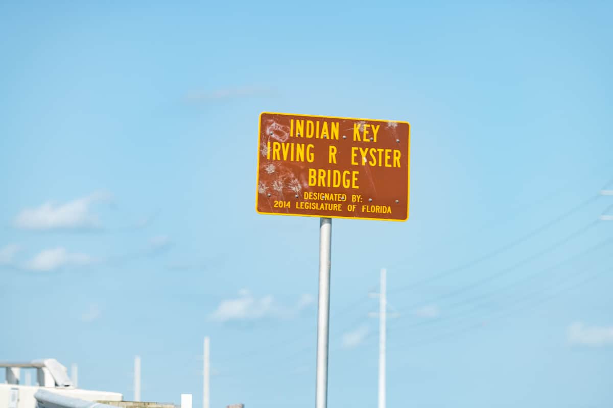 Information traffic sign for Irving R Eyster bridge Indian Key
