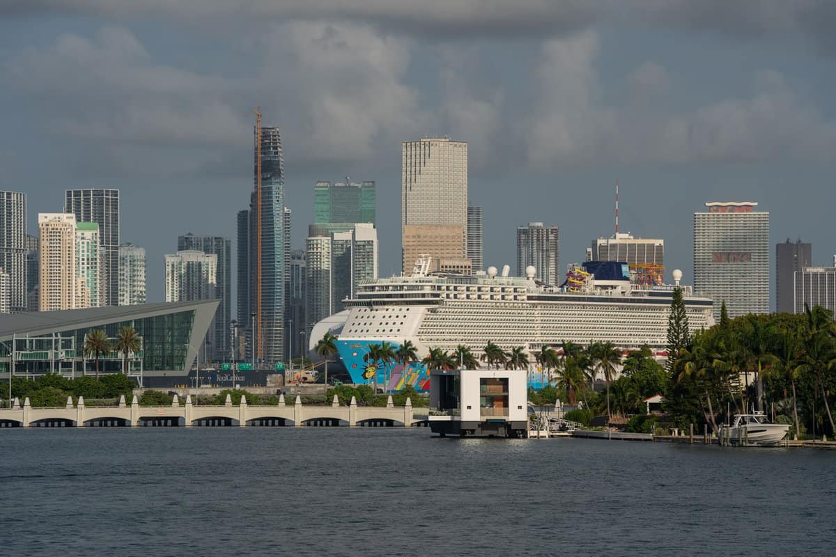 Norwegian Cruise Line waiting for passengers in the port of Miami