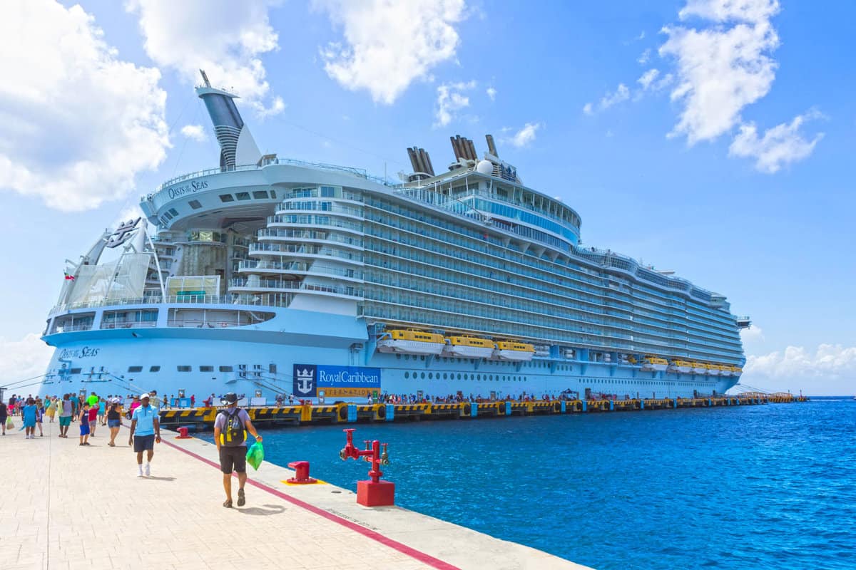 Royal Carribean cruise ship Oasis of the Seas