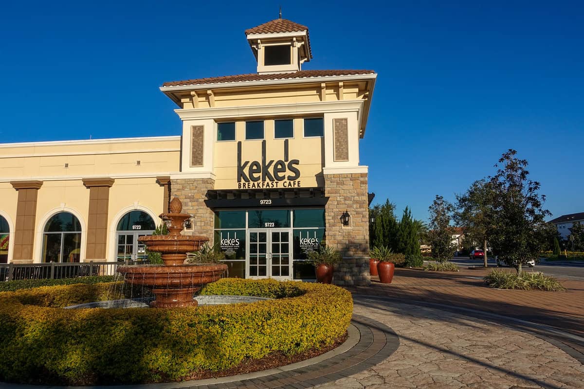 The exterior of a Kekes Breakfast Cafe restaurant in Orlando, Florida where they only serve breakfast and lunch.