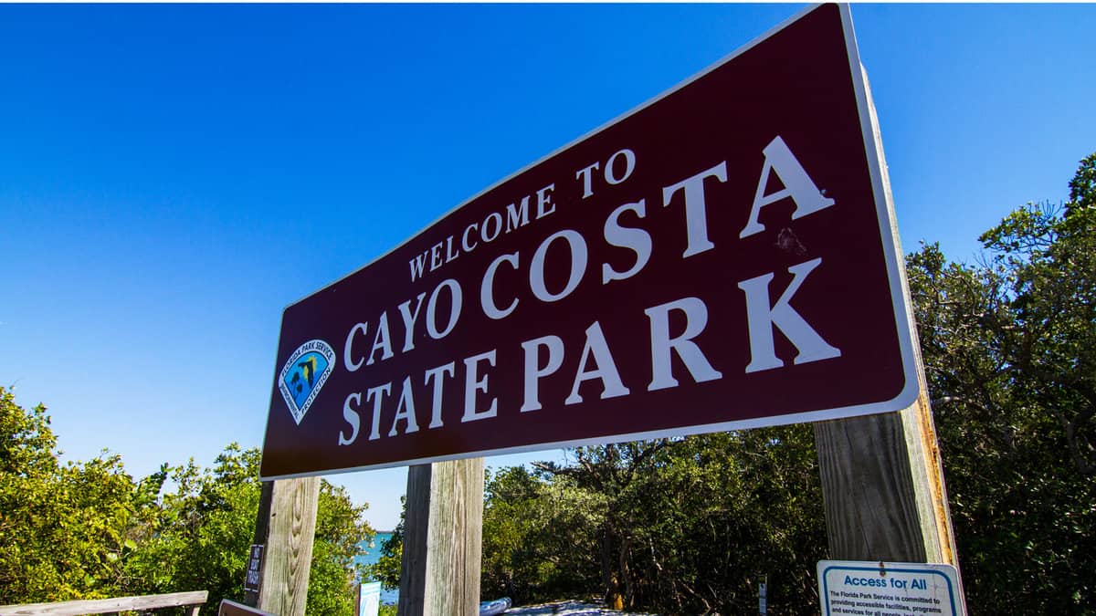 CAYO COSTA STATE PARK - FLORIDA - USA - 03-27-2018 - ENTRANCE SIGN TO CAYO COSTA STATE PARK