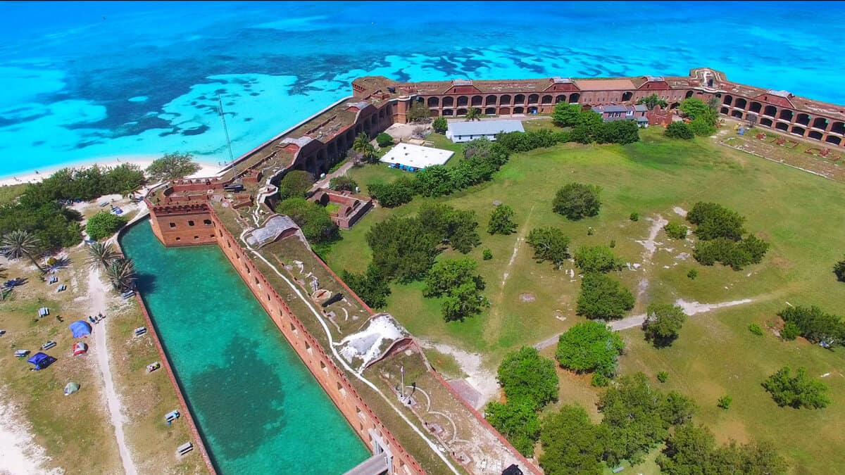 Dry Tortugas National park, 15 Best Spots for Snorkeling in the Florida Keys - 1600x900
