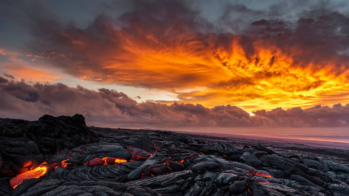 Lava sunrise on the southeast rift zone of Kilauea volcano1600x900