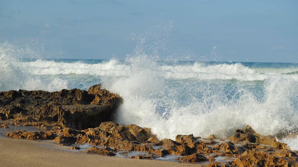 Waves Crashing at Bathtub Reef Beach