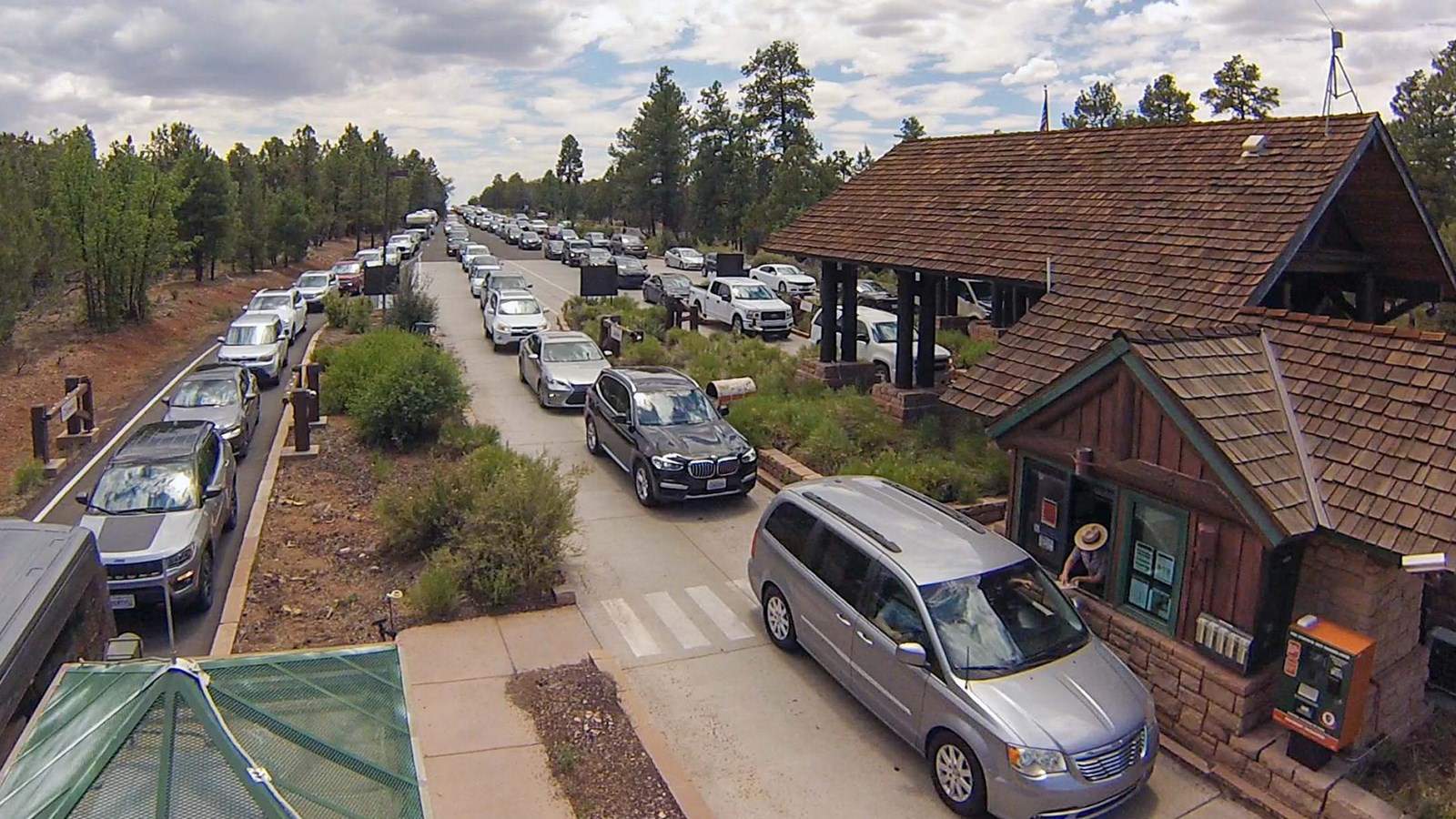 Lines of cars in Grand Canyon National Park entrance