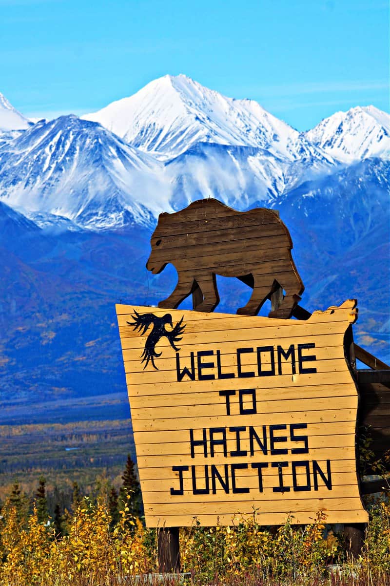 Sign-welcoming-visitors-to-Haines-Junction-Yukon-Canada